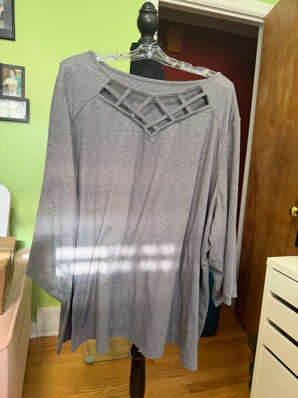 Catherines 3X (26/28) 3/4 length sleeves grey top